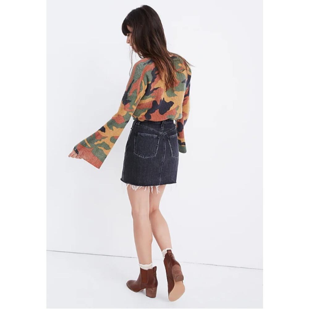 MADEWELL Rigid Denim Straight Mini Skirt in Hideaway Wash J7908 // 27 - Picture 3 of 10
